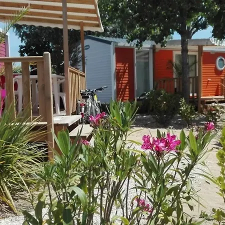 Casa de Férias Mobilhome 4 Etoiles - Piscine - Eeieig
