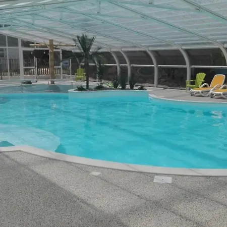 Casa de Férias Mobilhome 4 Etoiles - Piscine - Eeieig Saint-Jean-de-Monts