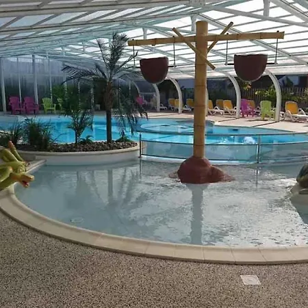 Casa de Férias Mobilhome 4 Etoiles - Piscine - Eeieig Saint-Jean-de-Monts